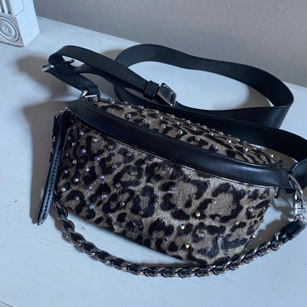 MICHAEL KORS Slater Extra-Small Leopard Print Calf Hair
Sling Pack Brand New